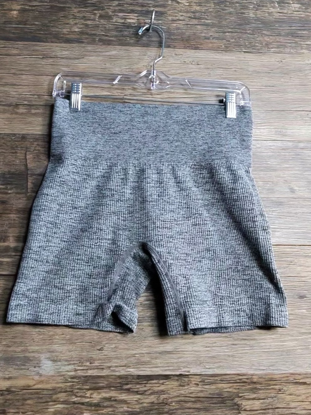 Colsie Gray Ribbed Bike Shorts - Picture 1 of 7